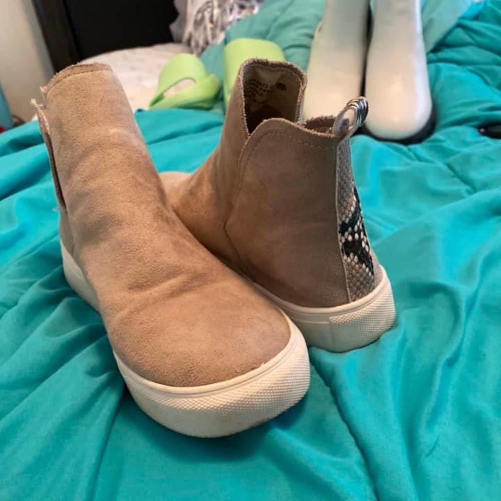 Booties w/ rattlesnake